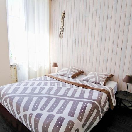 Les Gues Rivieres Bed & Breakfast Pujols  ภายนอก รูปภาพ