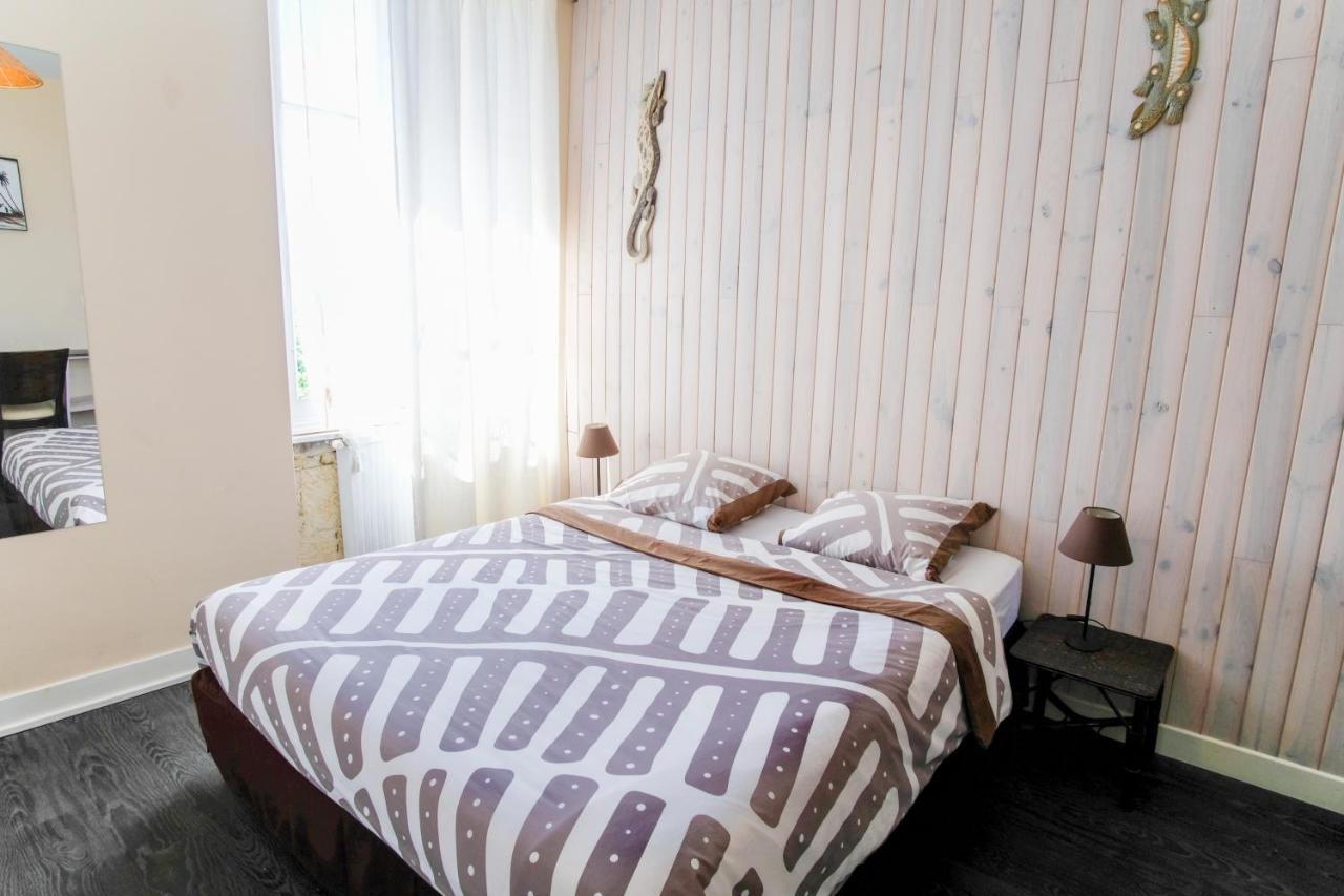 Les Gues Rivieres Bed & Breakfast Pujols  ภายนอก รูปภาพ