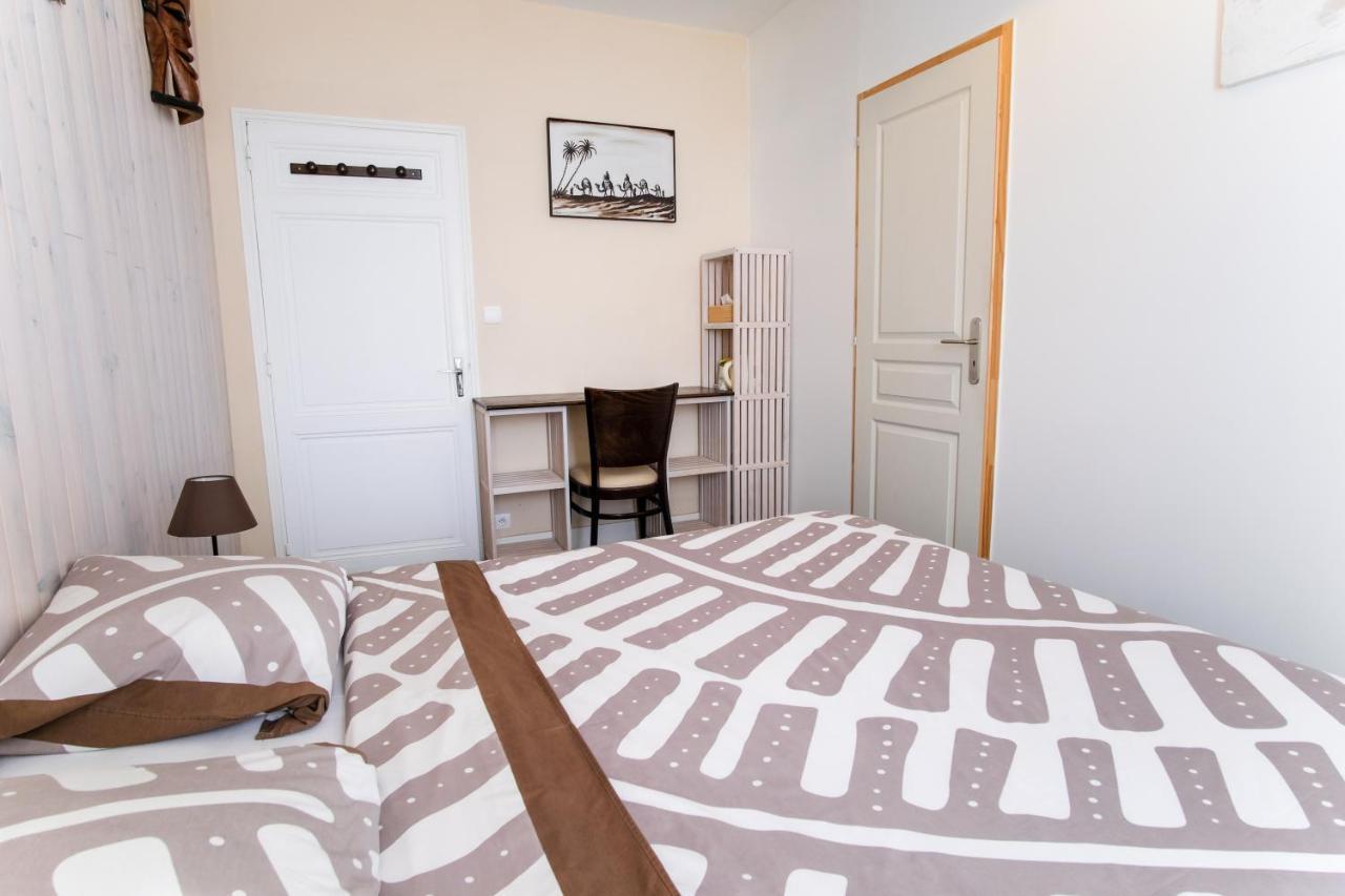 Les Gues Rivieres Bed & Breakfast Pujols  ภายนอก รูปภาพ