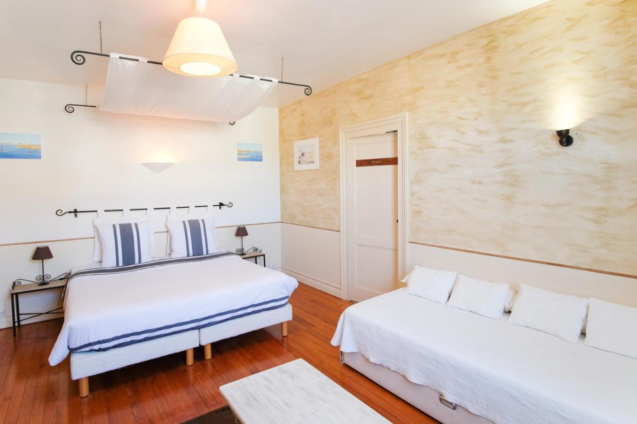 Les Gues Rivieres Bed & Breakfast Pujols  ภายนอก รูปภาพ