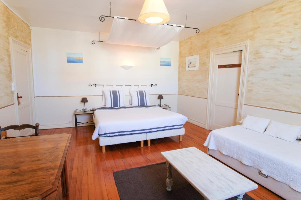 Les Gues Rivieres Bed & Breakfast Pujols  ภายนอก รูปภาพ